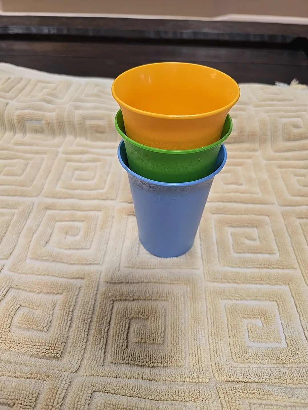 3-Lot Stackable Tupperware Bell Tumbler,Primary Yel,Grn,Bl. Great Pre-owned Cond | eBay